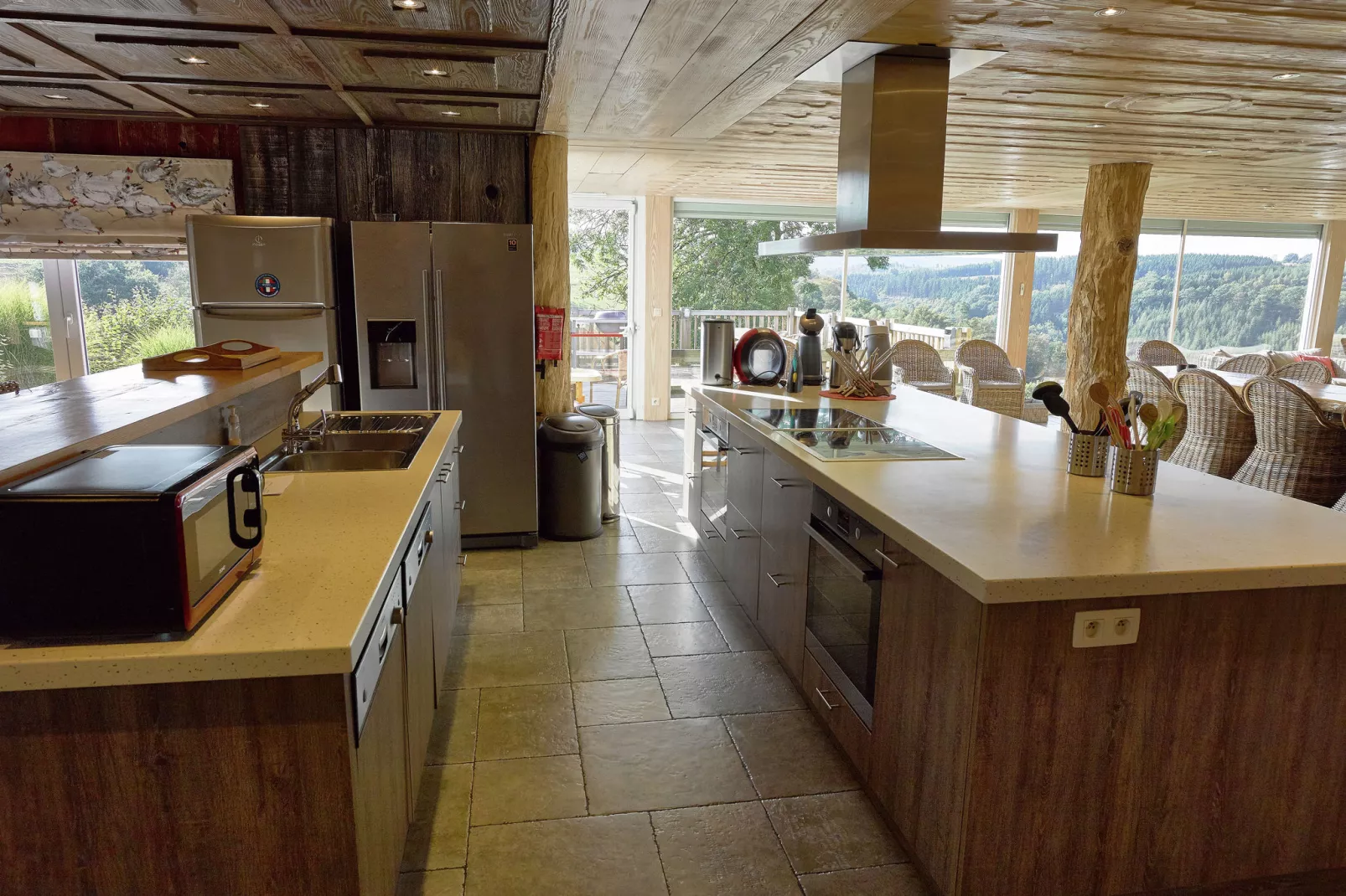 The Wood-Stone Cottage-Keuken