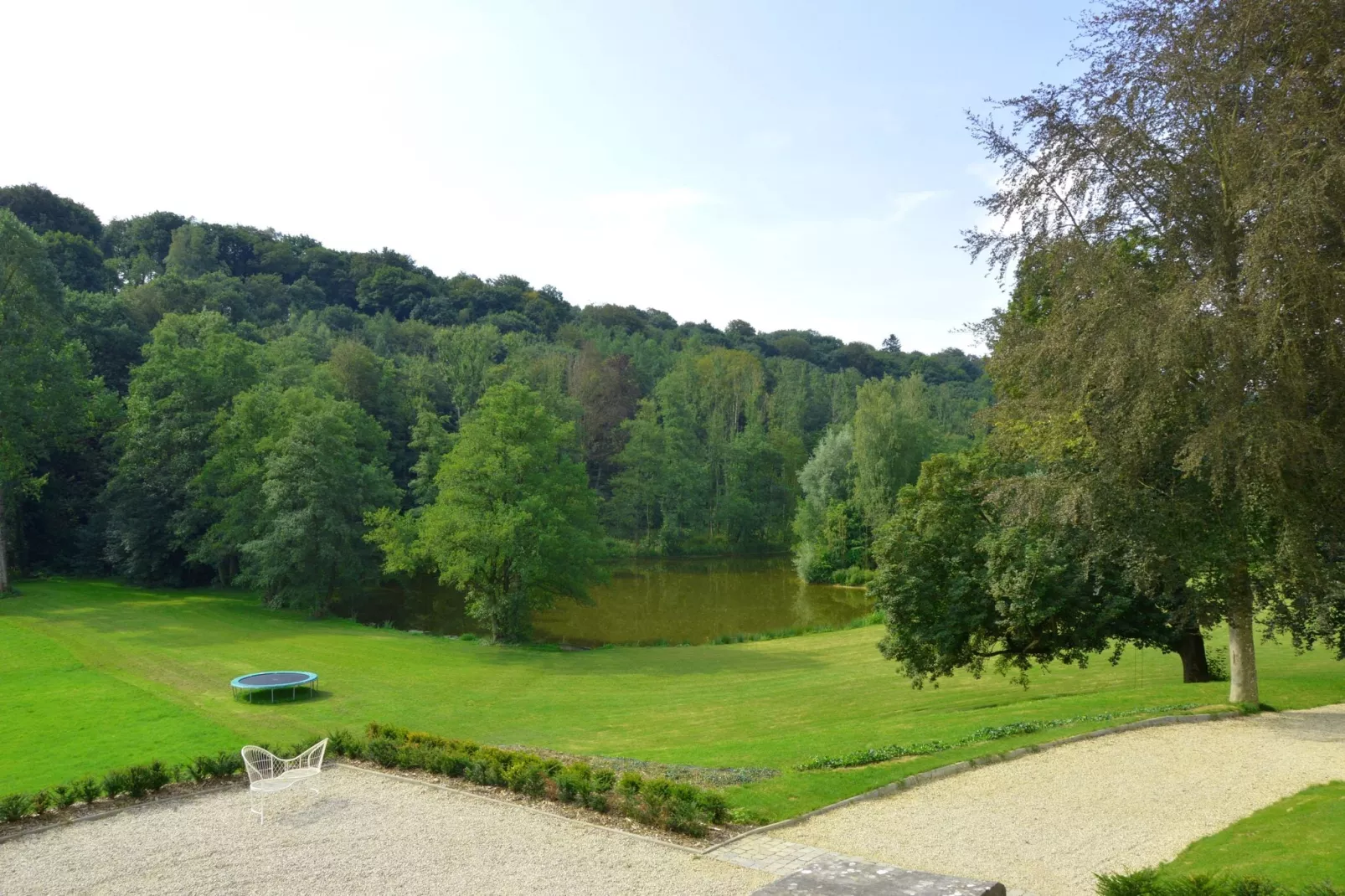 Chateau des Deux Etangs 24 pers-Uitzicht zomer