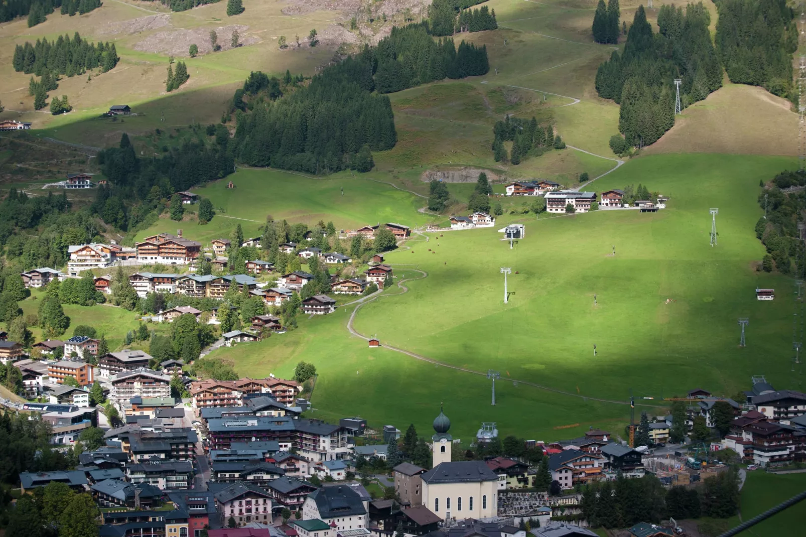 Chalet Neva S Saalbach-Gebieden zomer 1km