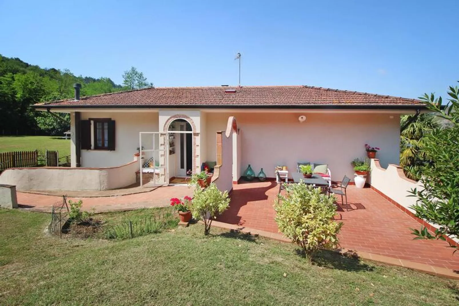 Holiday home Casa Paola Camaiore -Villa Paola-Buitenkant zomer