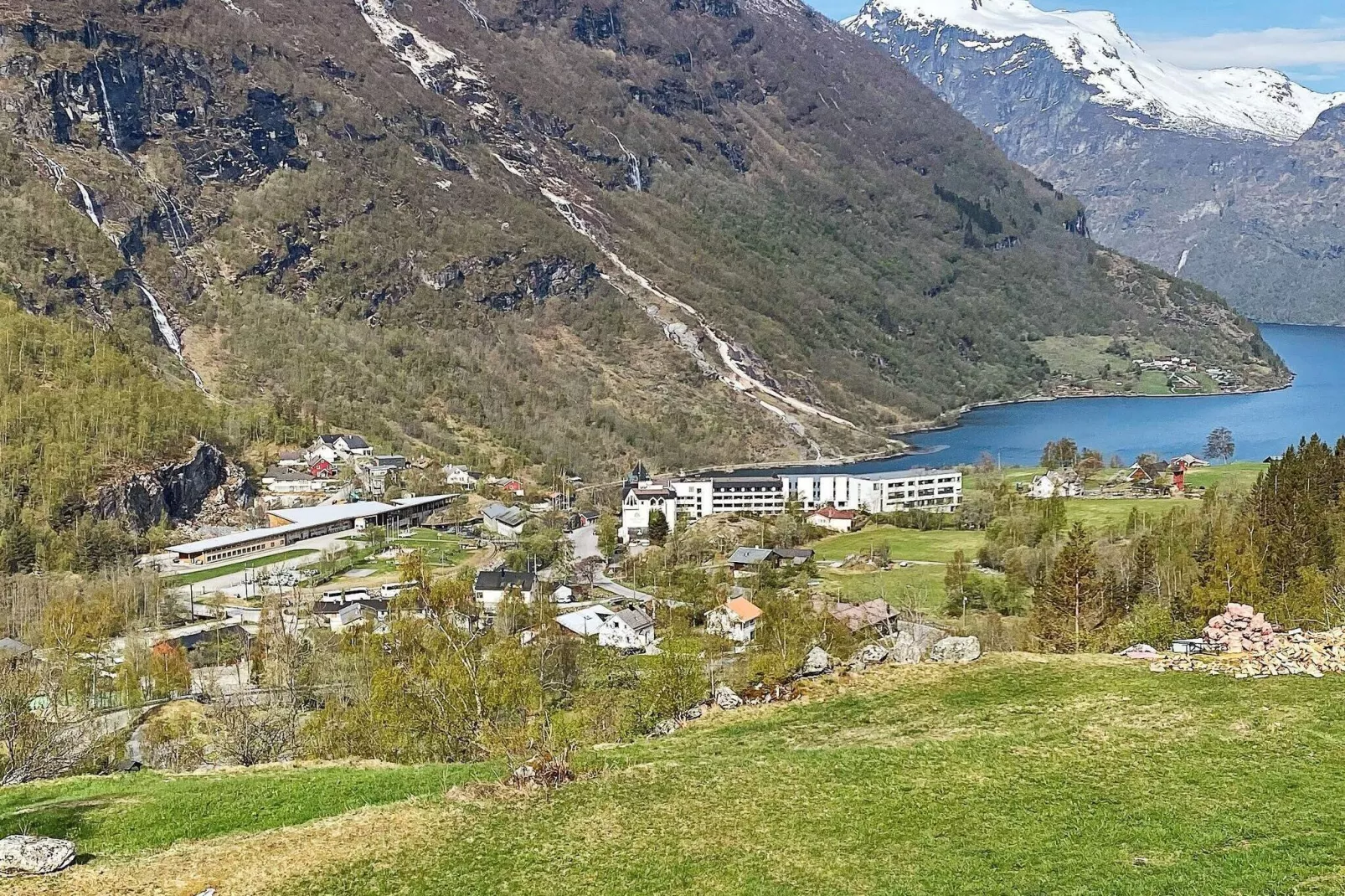 9 persoons vakantie huis in Geiranger-Waterzicht