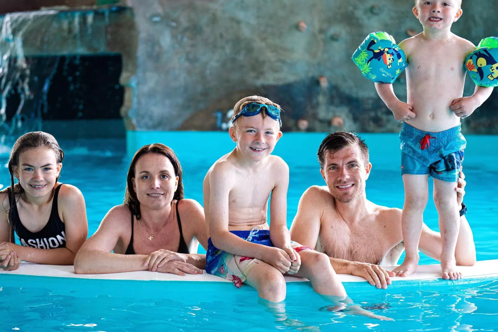 8 persoons vakantie huis op een vakantie park in Blåvand-Zwembad