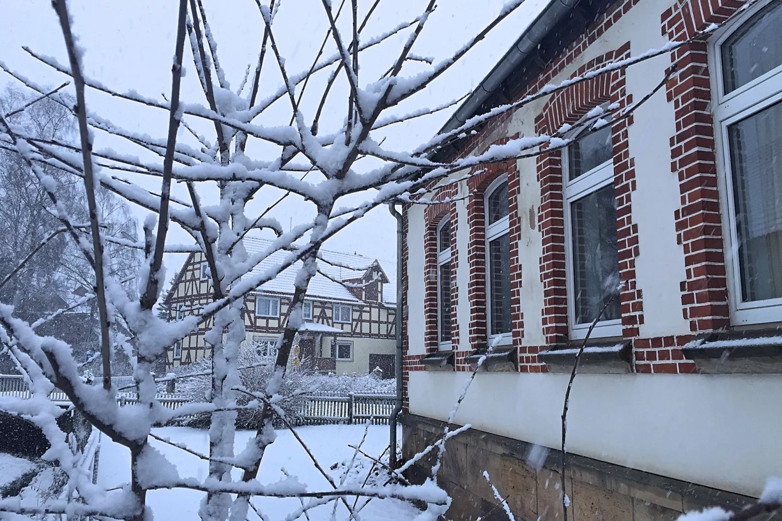 Altes Pfarrhaus & Dorfschule-Exterieur winter