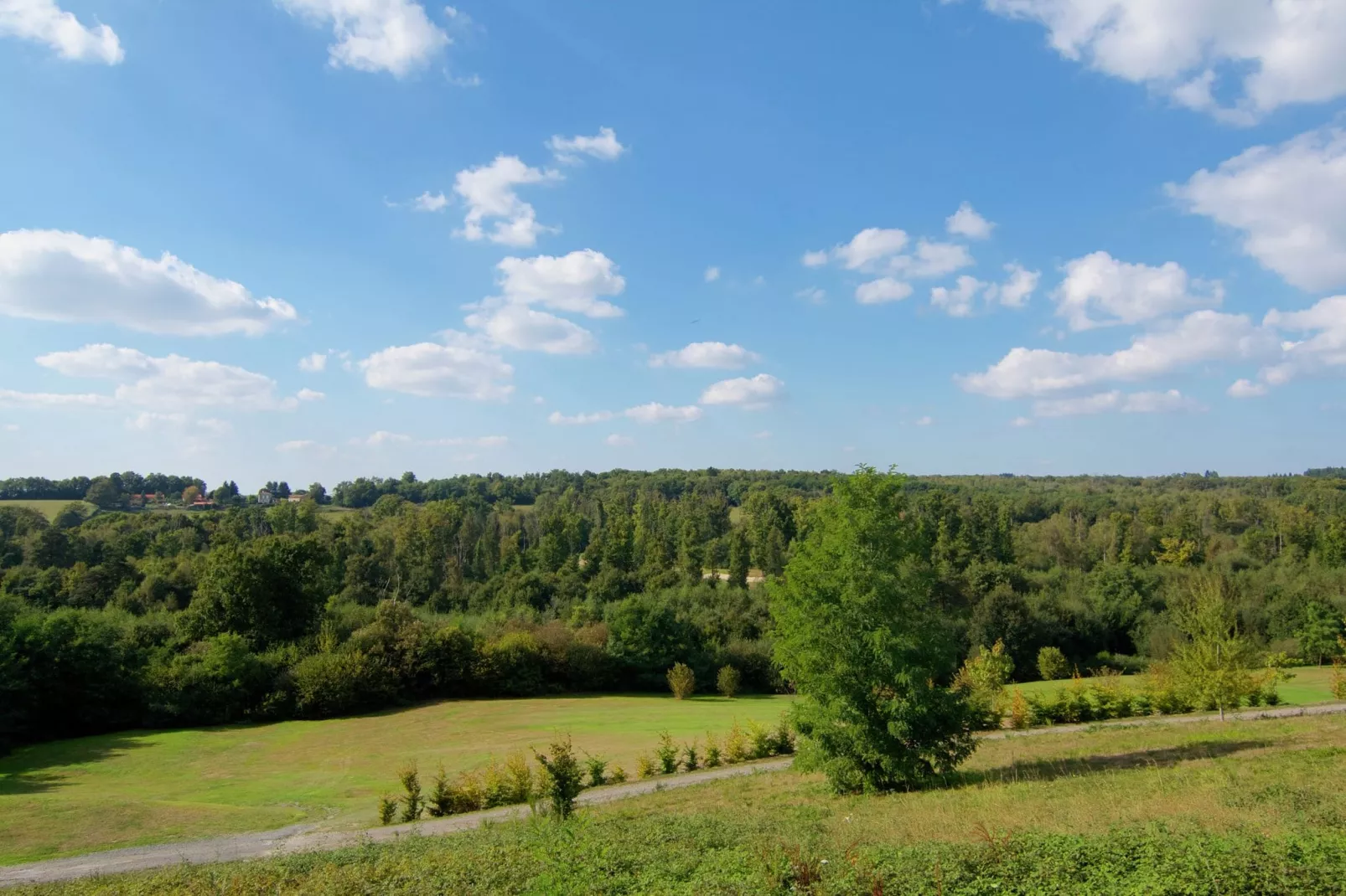 La Haute Prèze 34 près de la Dordogne-Uitzicht zomer