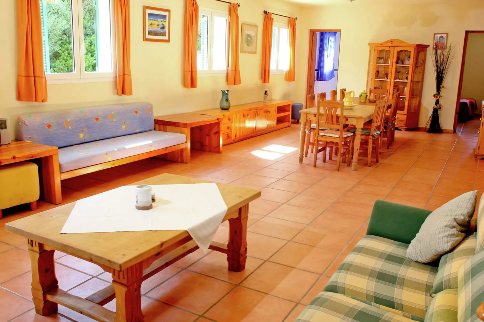 Canyar Enzell-Woonkamer