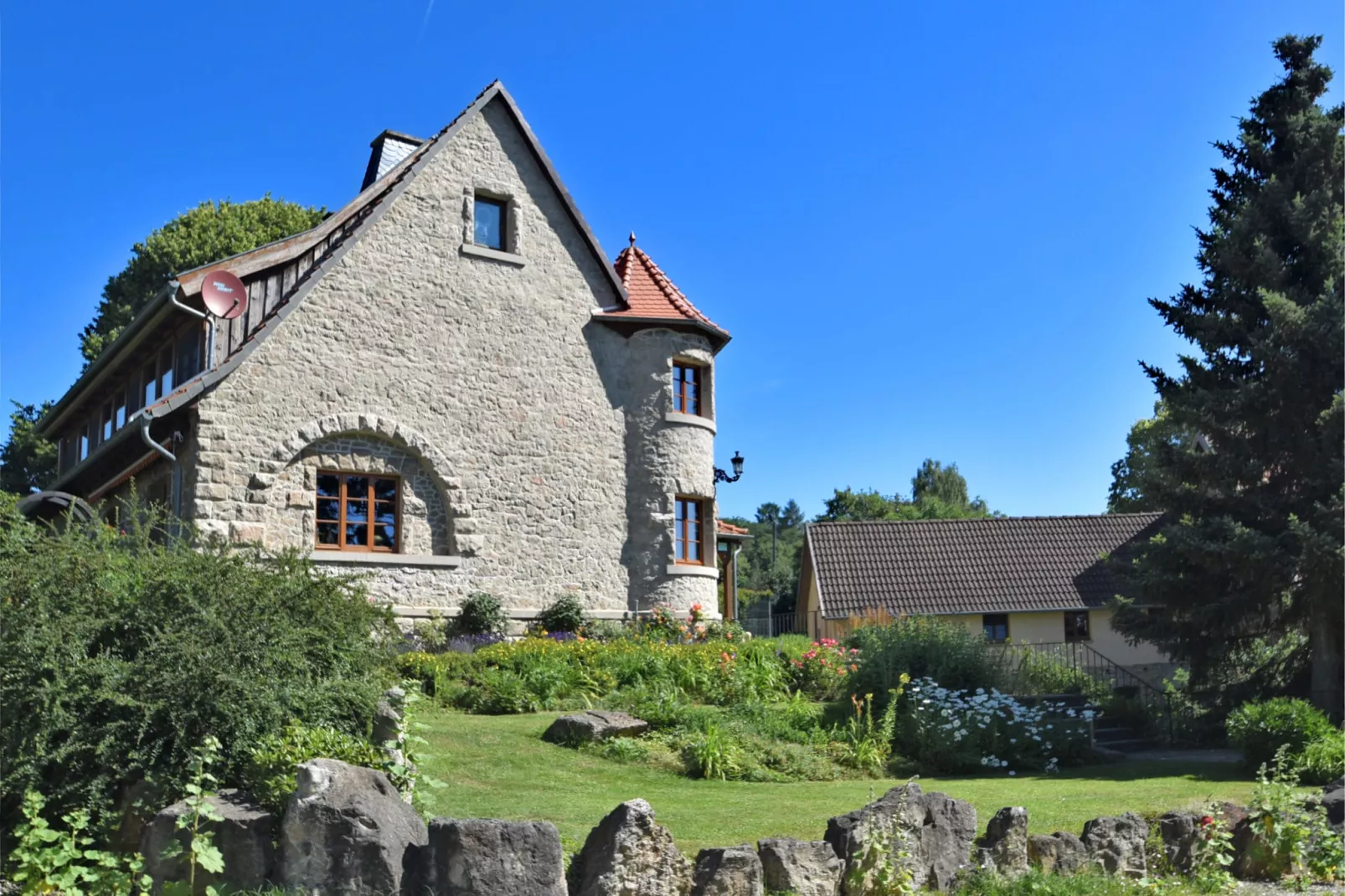 Villa Türmchen-Buitenkant zomer