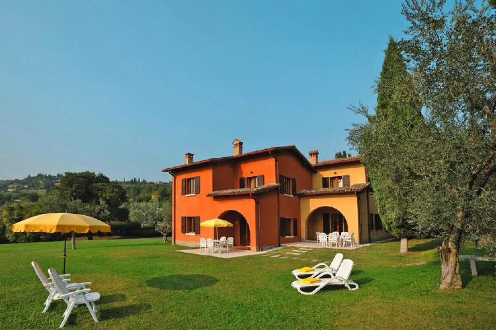 Apartments Poiano, Garda-bilo-Buitenkant zomer