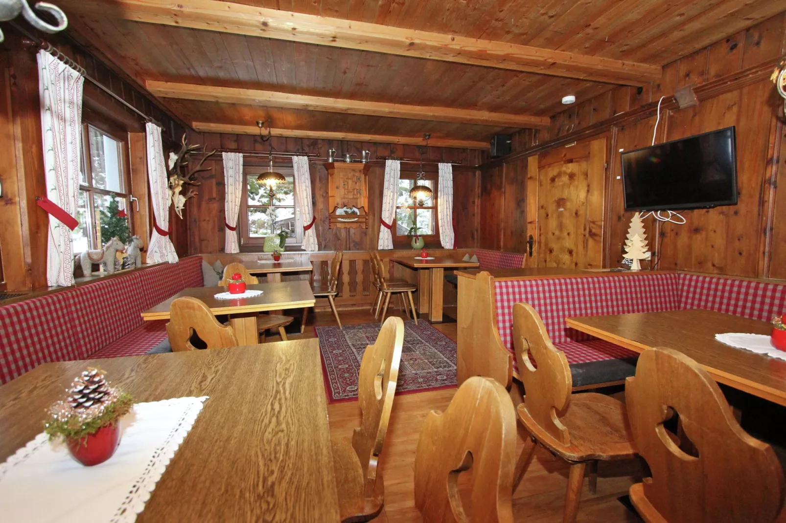Alpenhaus Lacknerbrunn-Woonkamer
