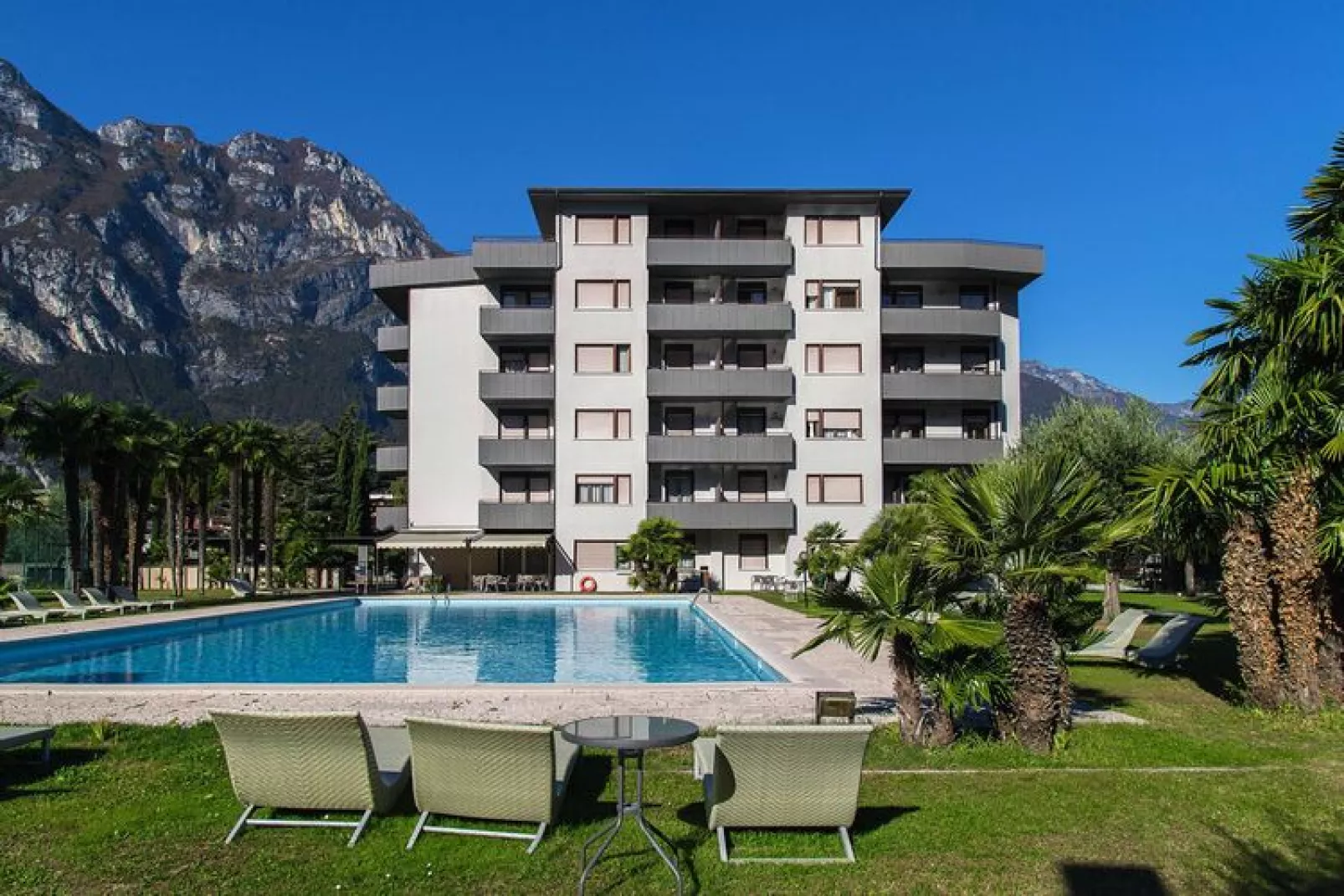 Residence Monica, Riva del Garda-AP2 COM-Zwembad