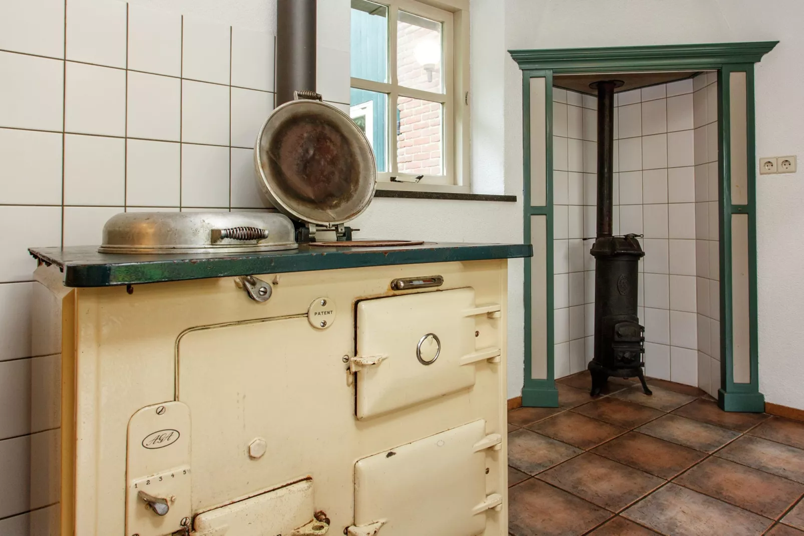 Landhoeve buitenman-Keuken