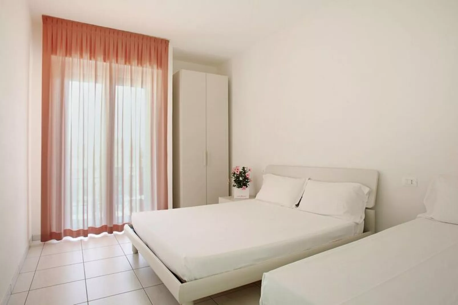 Residence Miriam Pietra Ligure - B5 SUP/B5S renoviert in 2014-Slaapkamer