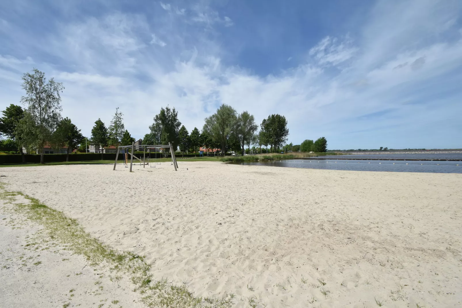 Aan de Friese Meren-Gebieden zomer 1km