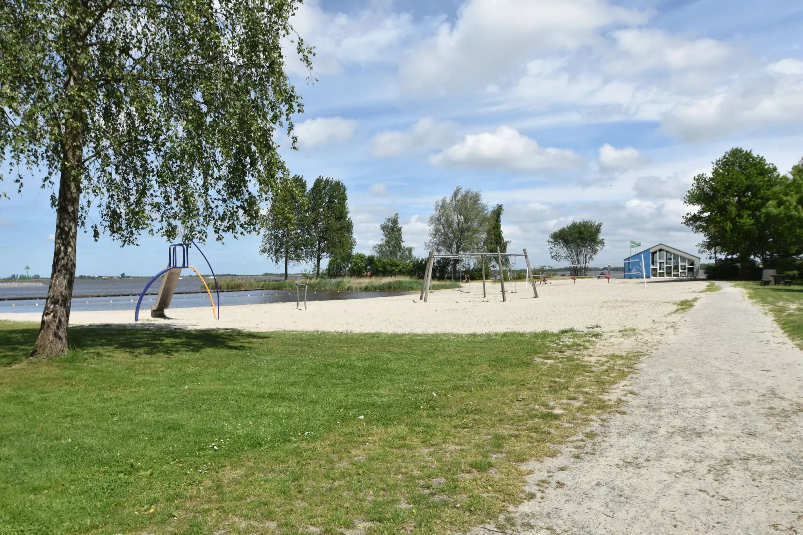 Aan de Friese Meren-Gebieden zomer 1km