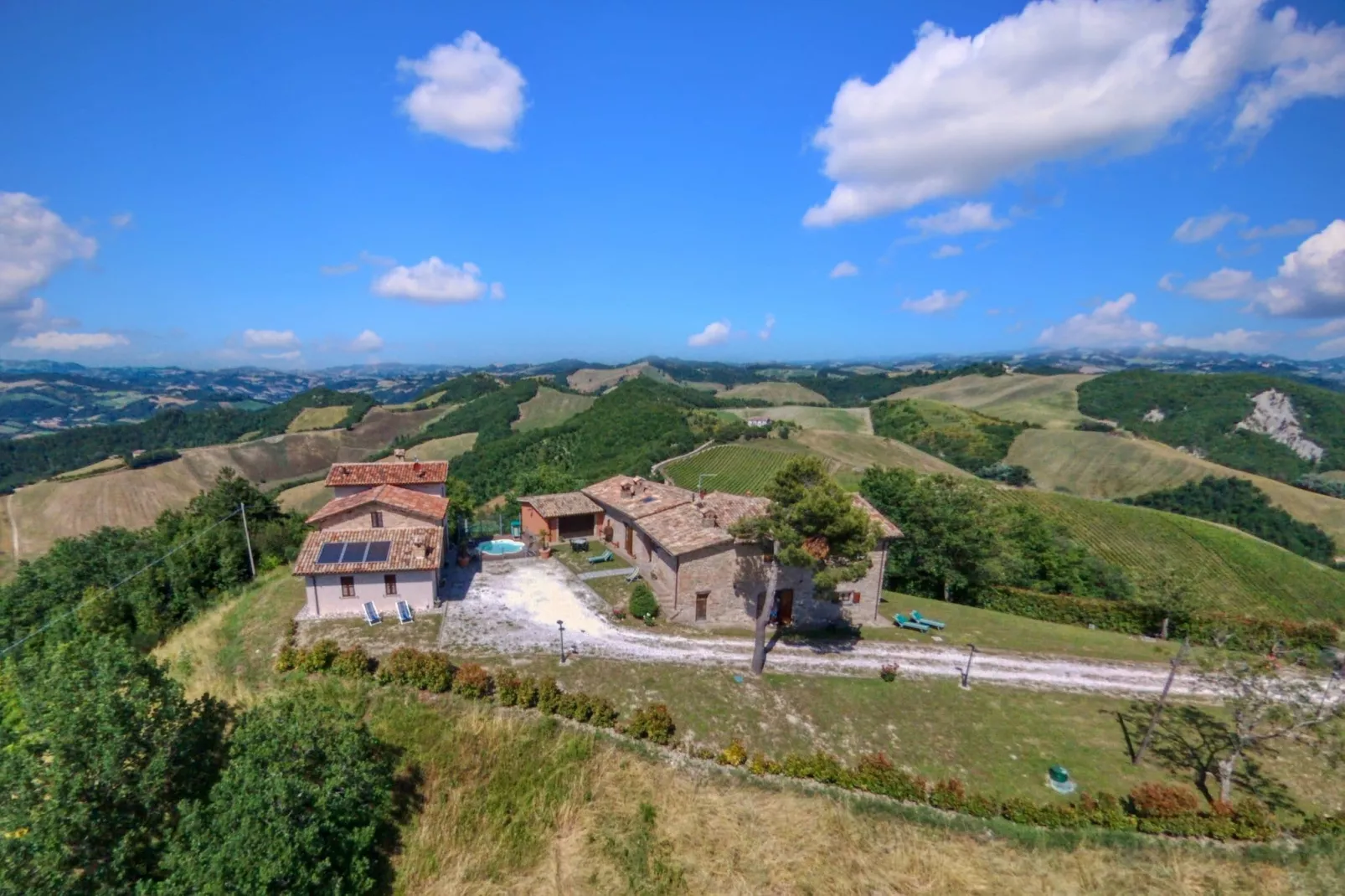 Borgo Due-Buitenkant zomer