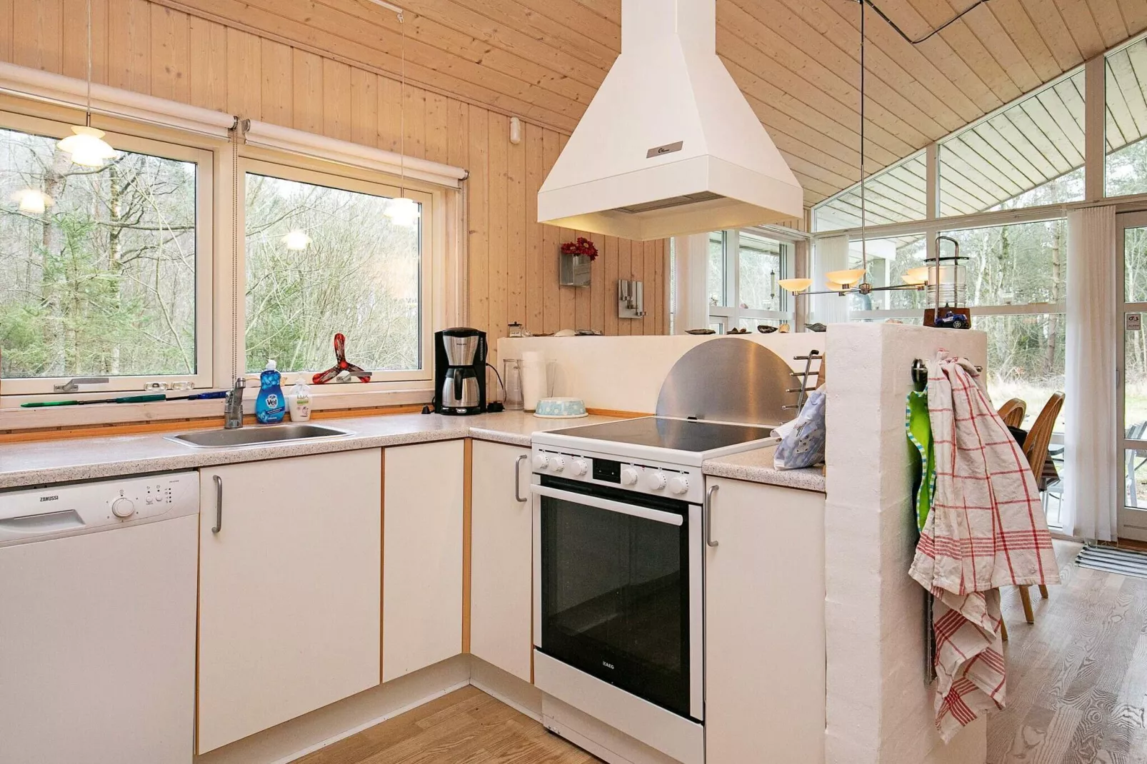 Lichte kustschuilplaats in LyngsAY-By Traum-Binnen
