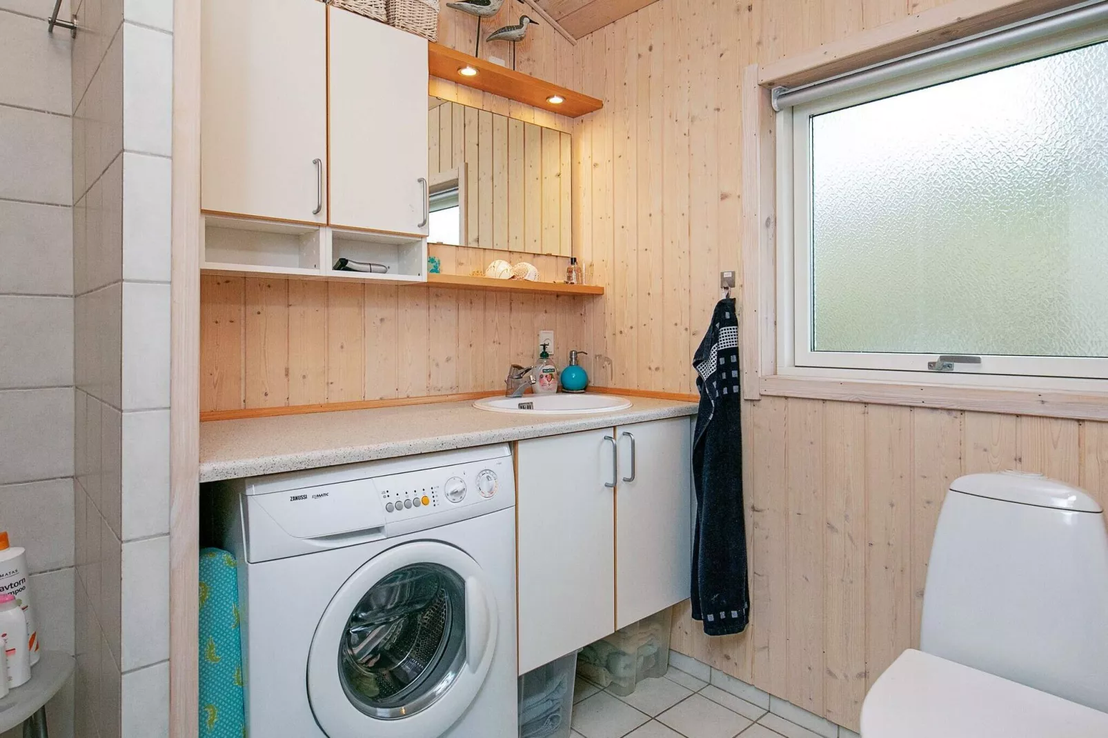 Lichte kustschuilplaats in LyngsAY-By Traum-Binnen