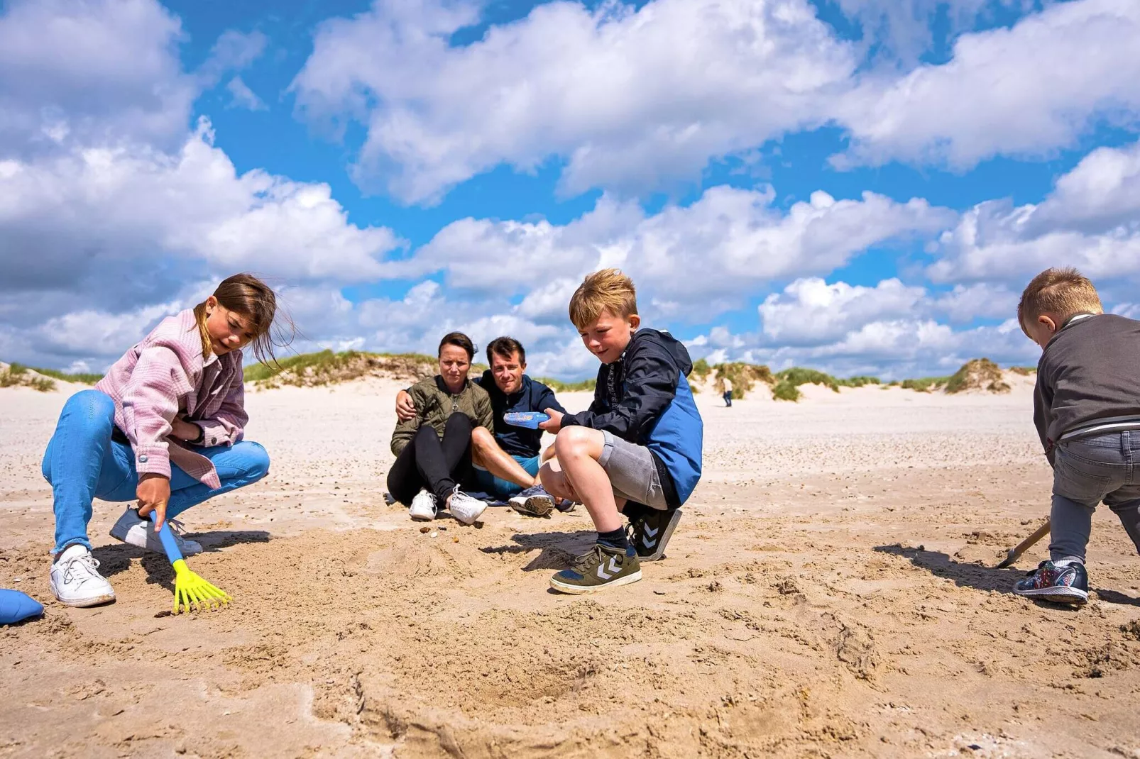 8 persoons vakantie huis op een vakantie park in Blåvand-Buitenlucht