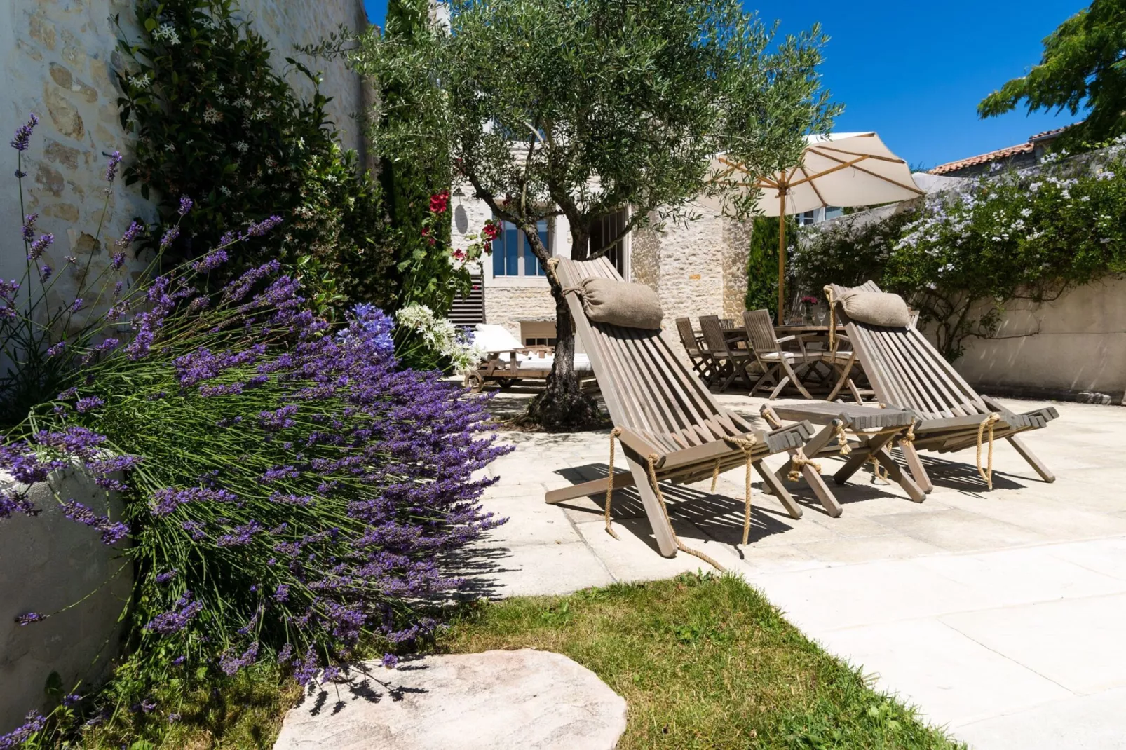 Travel Paradise VILLA PETIT SERGENT-Terrasbalkon