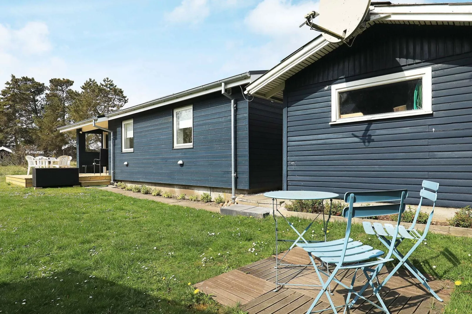 Prachtig vakantiehuis in Strandby met een tuin-Uitzicht