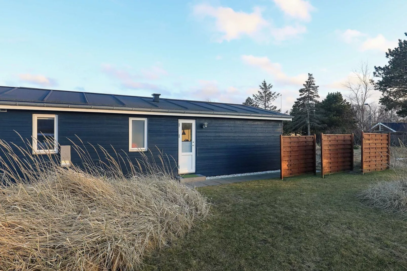 Prachtig vakantiehuis in Strandby met een tuin-Uitzicht