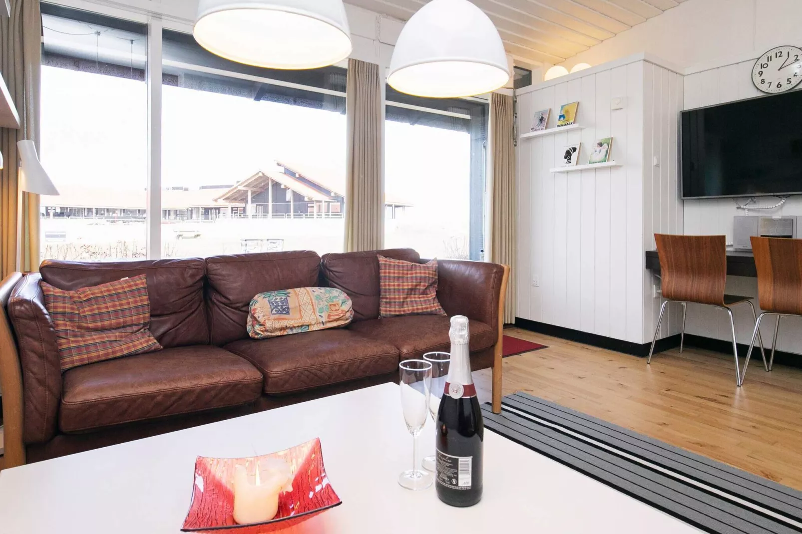 3 room w/seaview-Binnen