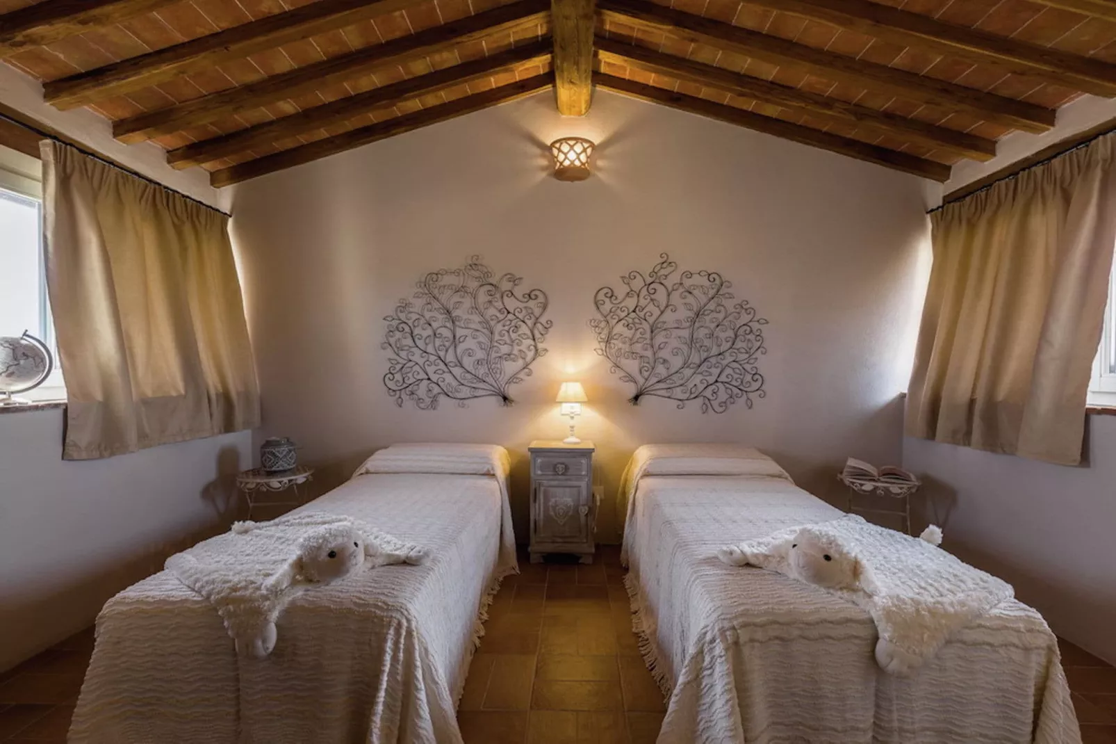 Typisch Toscaanse boerderij in Cortona met privézwembad-Slaapkamer