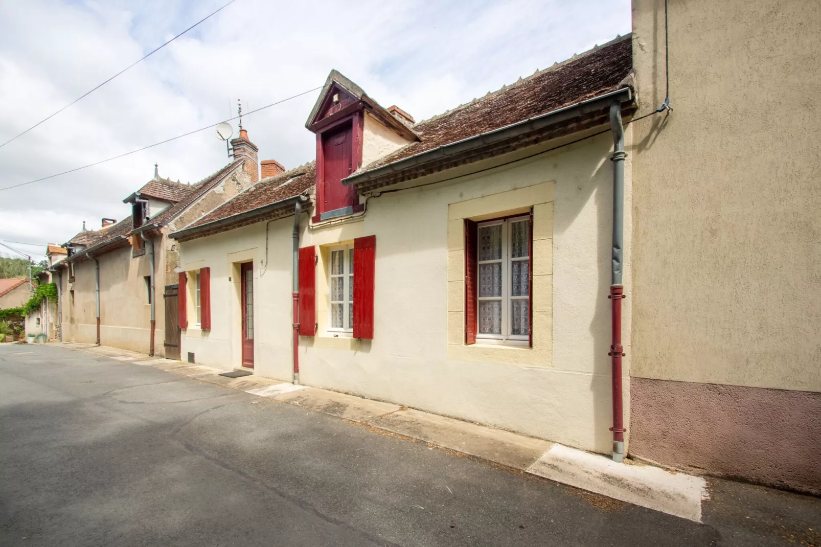 Gîte Calvaire - Hérisson-Buitenkant zomer