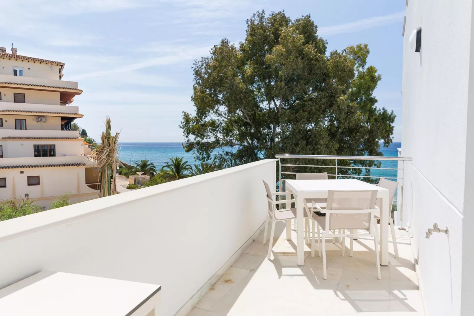 Fraai appartement met terras, aan de Costa Blanca-Terrasbalkon