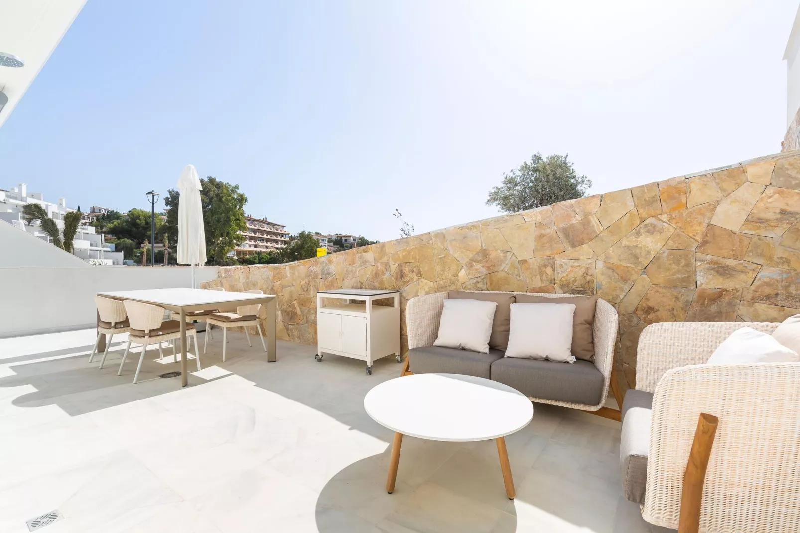 Fraai appartement met terras, aan de Costa Blanca-Terrasbalkon