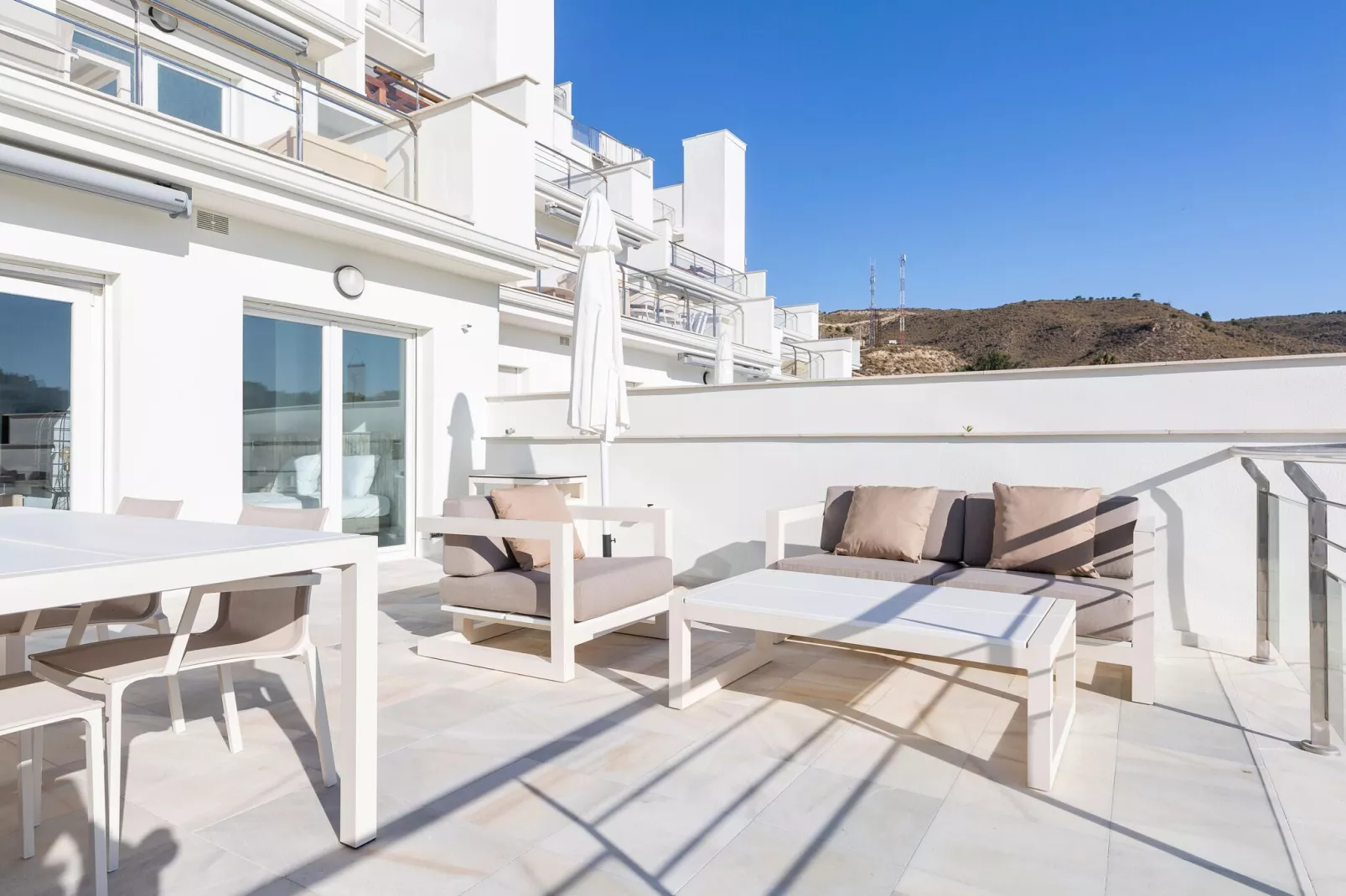 Fraai appartement met terras, aan de Costa Blanca-Terrasbalkon