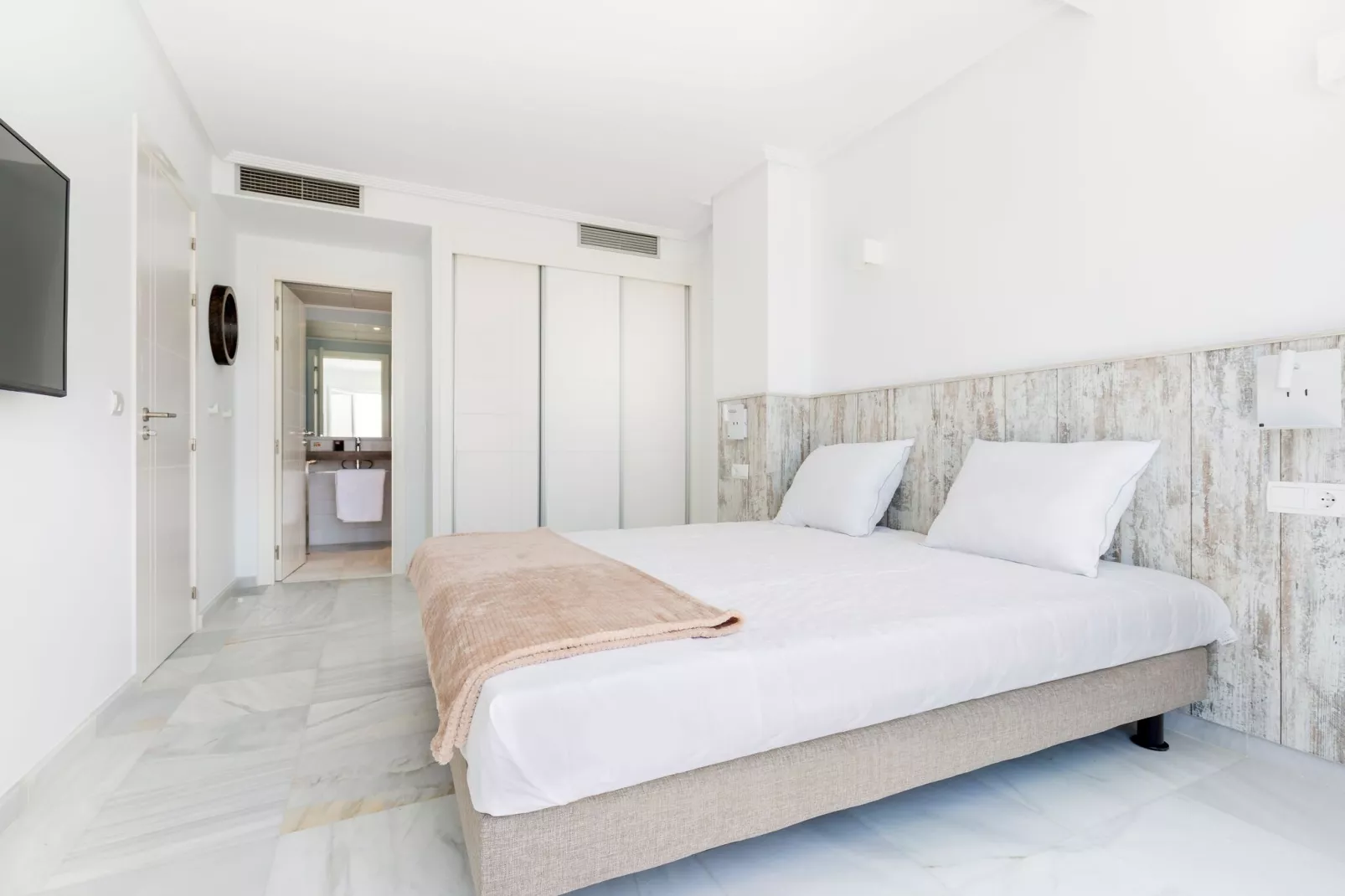 Luxe appartement met zeezicht, aan de Costa Blanca-Slaapkamer