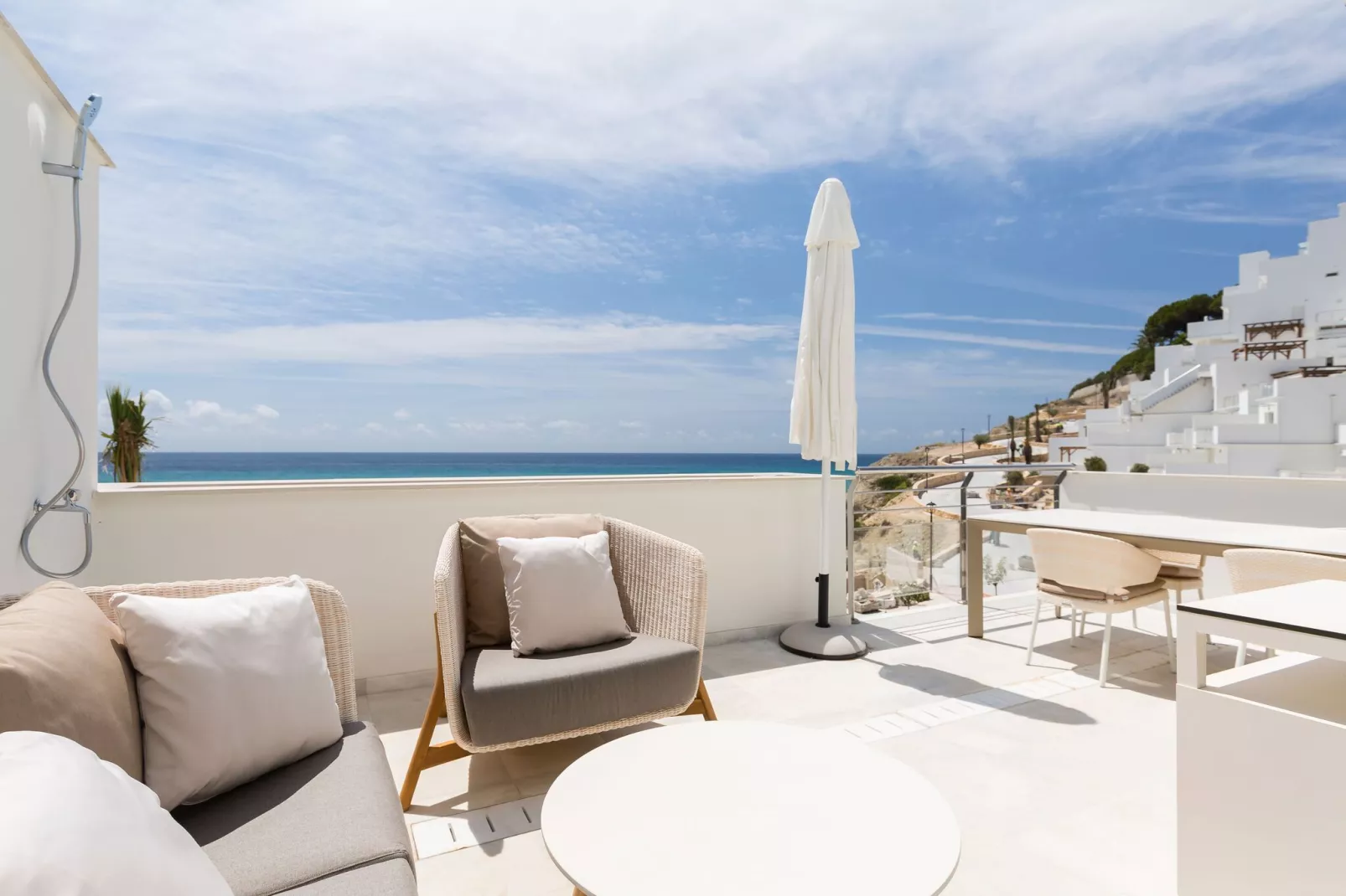 Luxe appartement met zeezicht, aan de Costa Blanca-Terrasbalkon