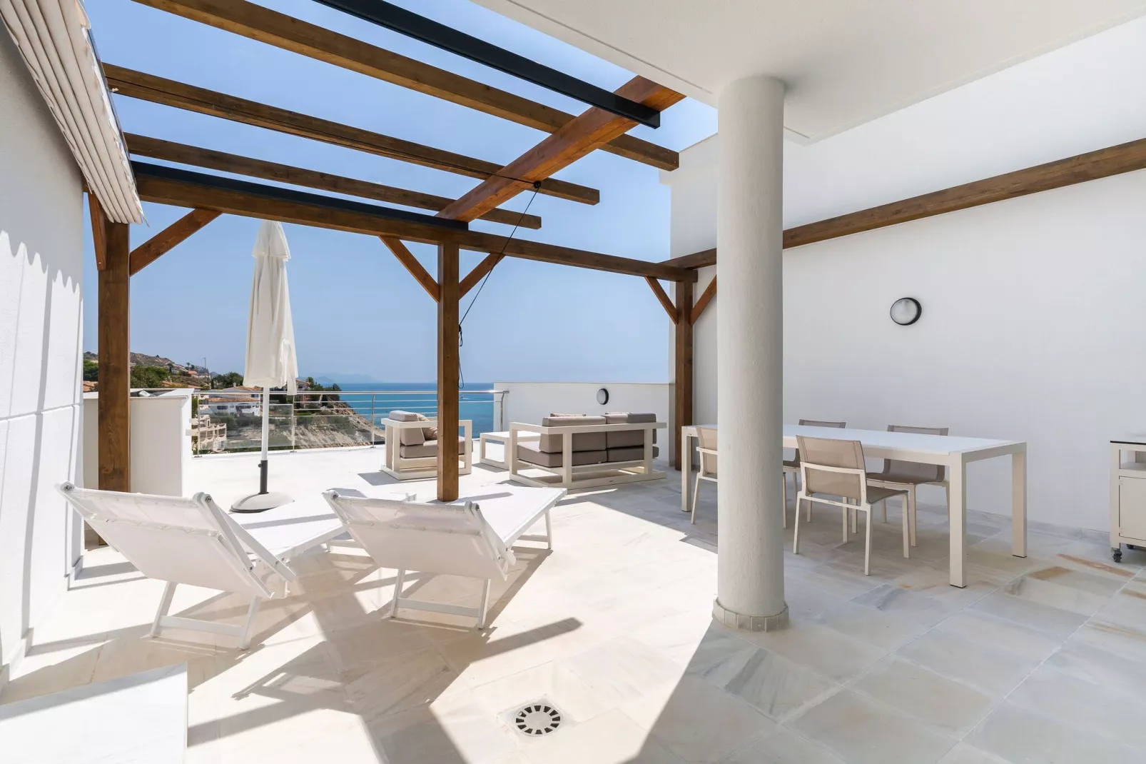 Luxe appartement met zeezicht, aan de Costa Blanca-Terrasbalkon