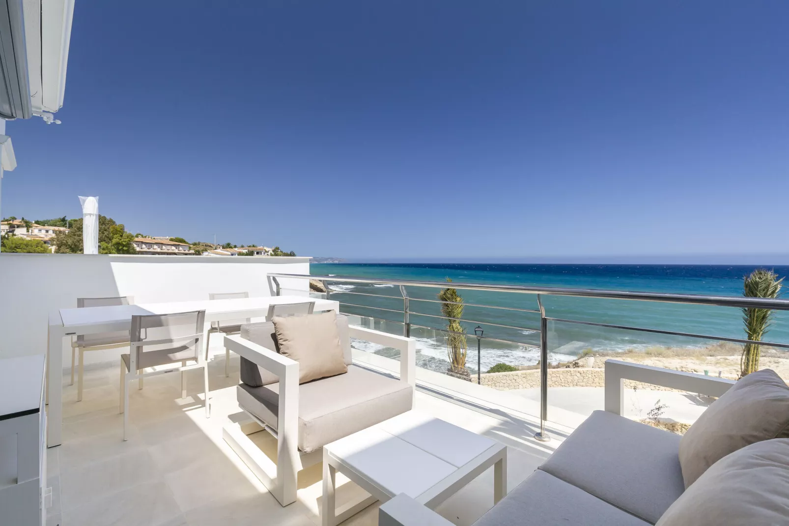 Luxe appartement met zeezicht, aan de Costa Blanca-Terrasbalkon