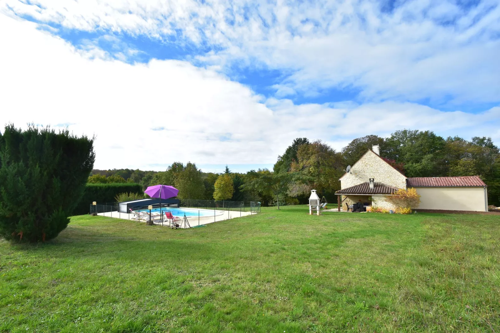 Maison de vacances Uzech-Tuinen zomer