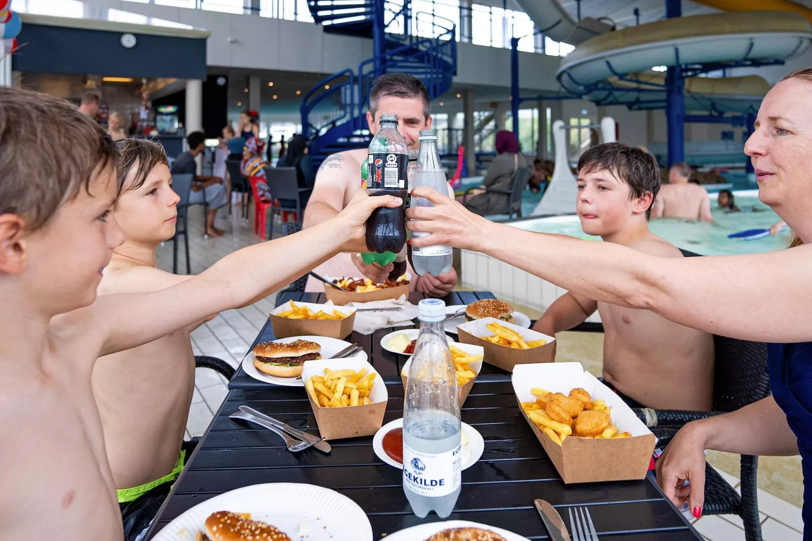 4 persoons vakantie huis op een vakantie park in Ringkøbing-Zwembad