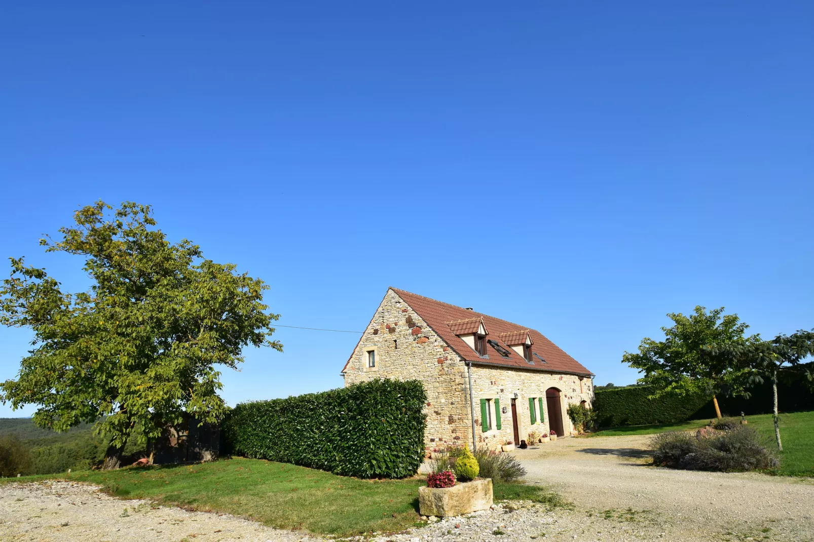 Maison de vacances Lavercantiere-Buitenkant zomer