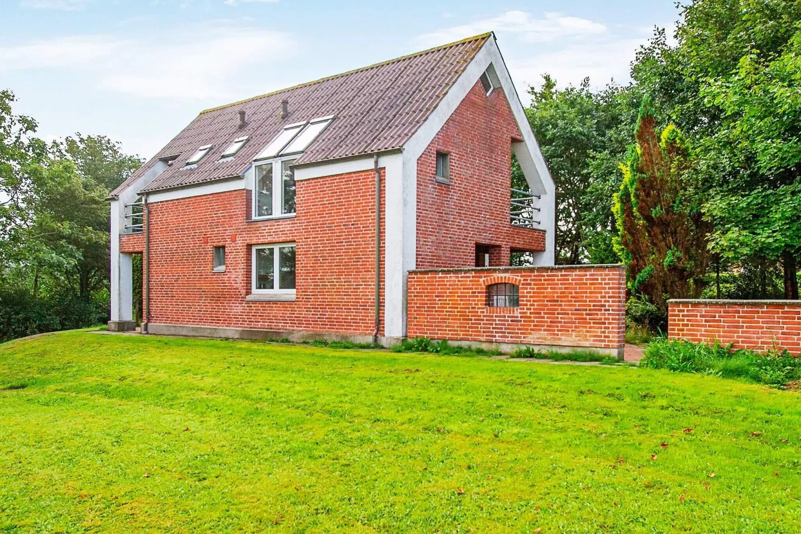 Modern vakantiehuis in Farsø met prachtig zwembad-Buitenlucht