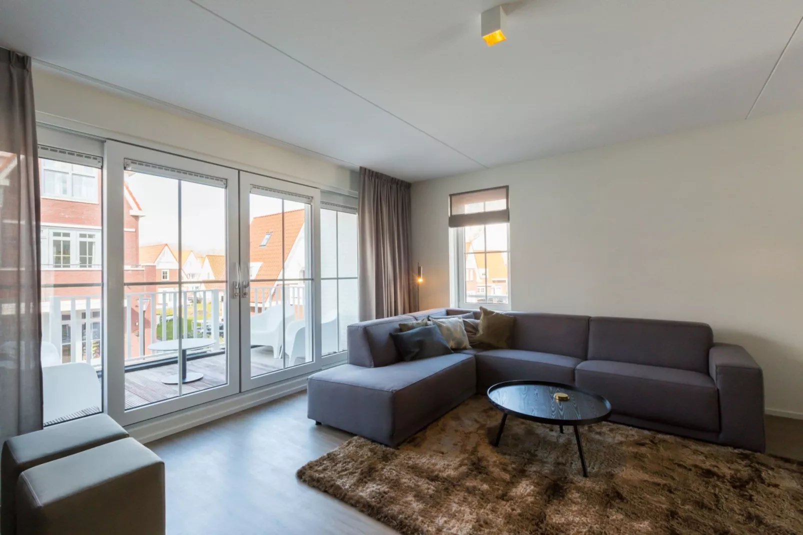 Appartement Kaapduinseweg 13 Dishoek 13D luxe 6p sauna-Woonkamer