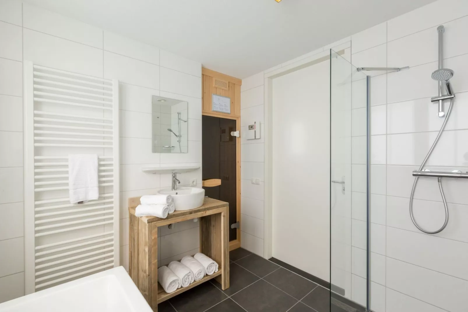 Appartement Kaapduinseweg 13 Dishoek 13D luxe 6p sauna-Badkamer