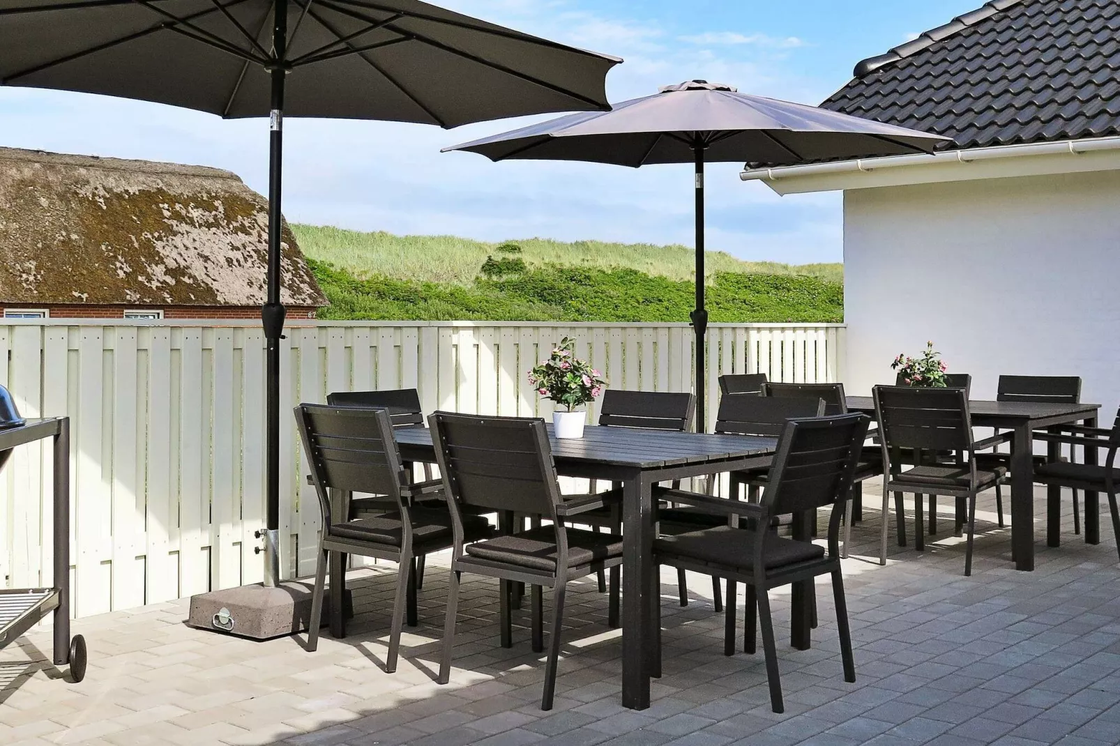 Luxe Spa Retreat aan Zee -- By Traum Ferienwohnungen-Buitenlucht