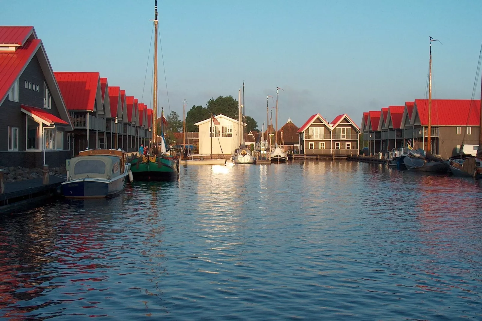 Havenresort Terherne 1-Buitenkant zomer