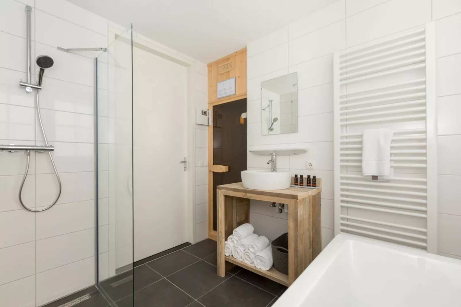 Appartement Duinhof Dishoek - 6 personen sauna-Badkamer