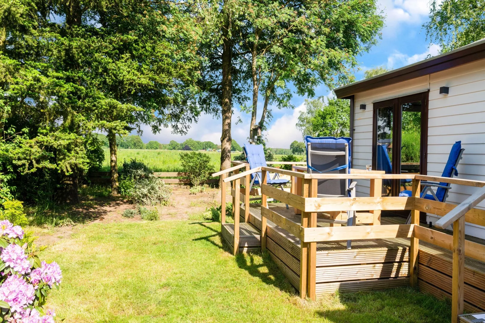 De Veluwse Kip-Tuinen zomer