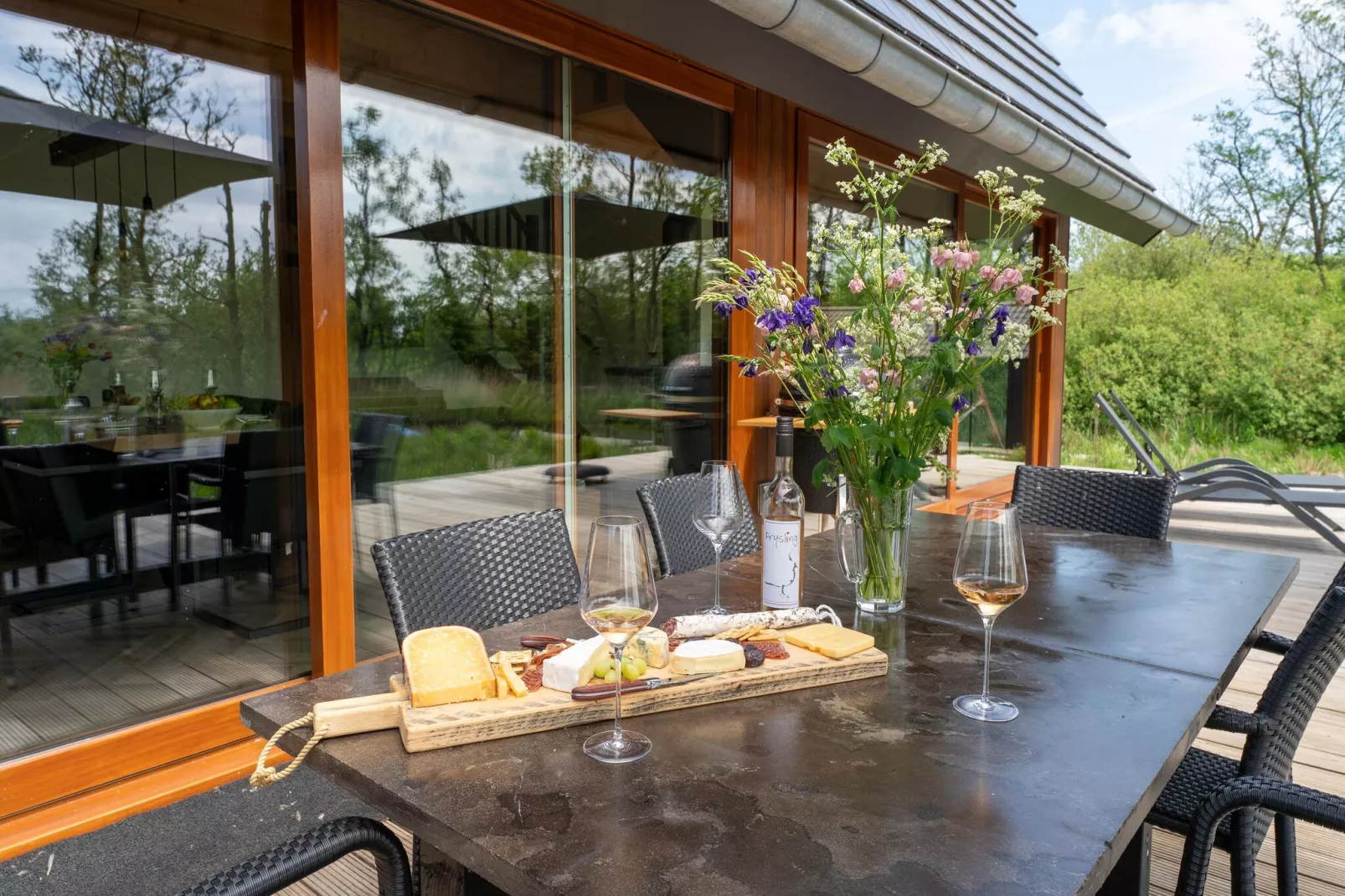Landhuis Alde Feanen-Terrasbalkon