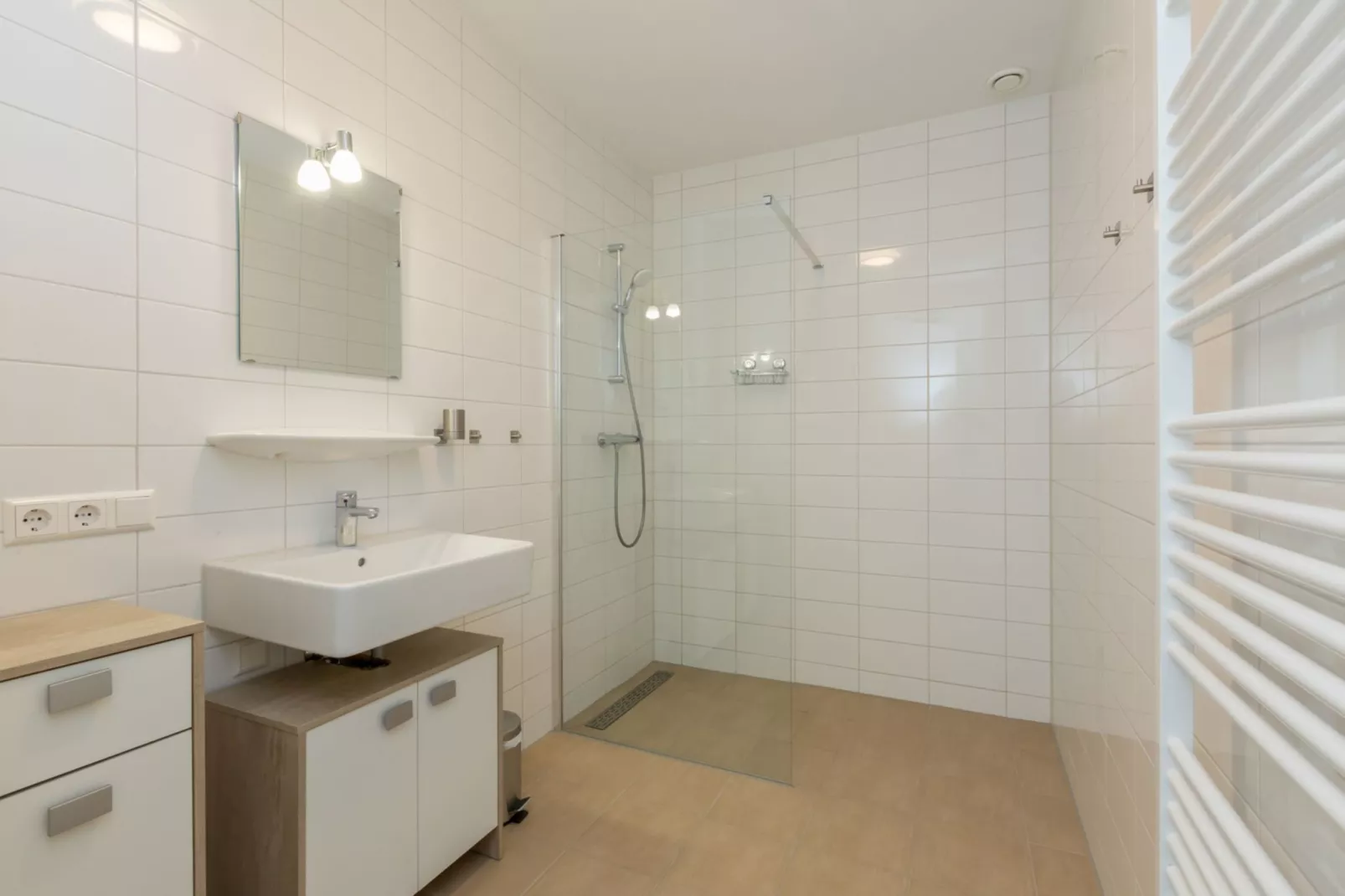Aparthotel Zoutelande - 4 pers luxe appartement-Badkamer