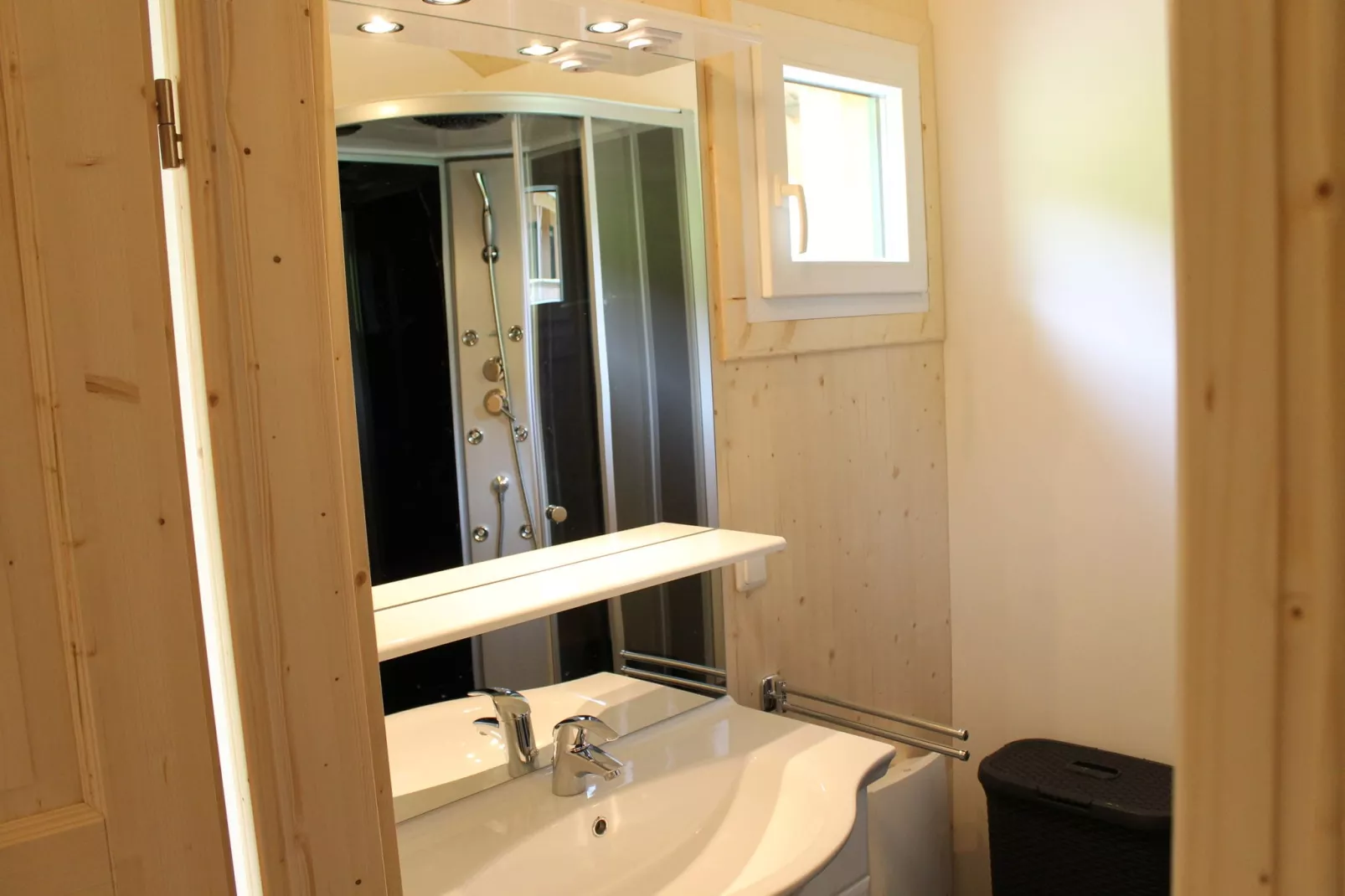 Chalet Almdorf 24-Badkamer