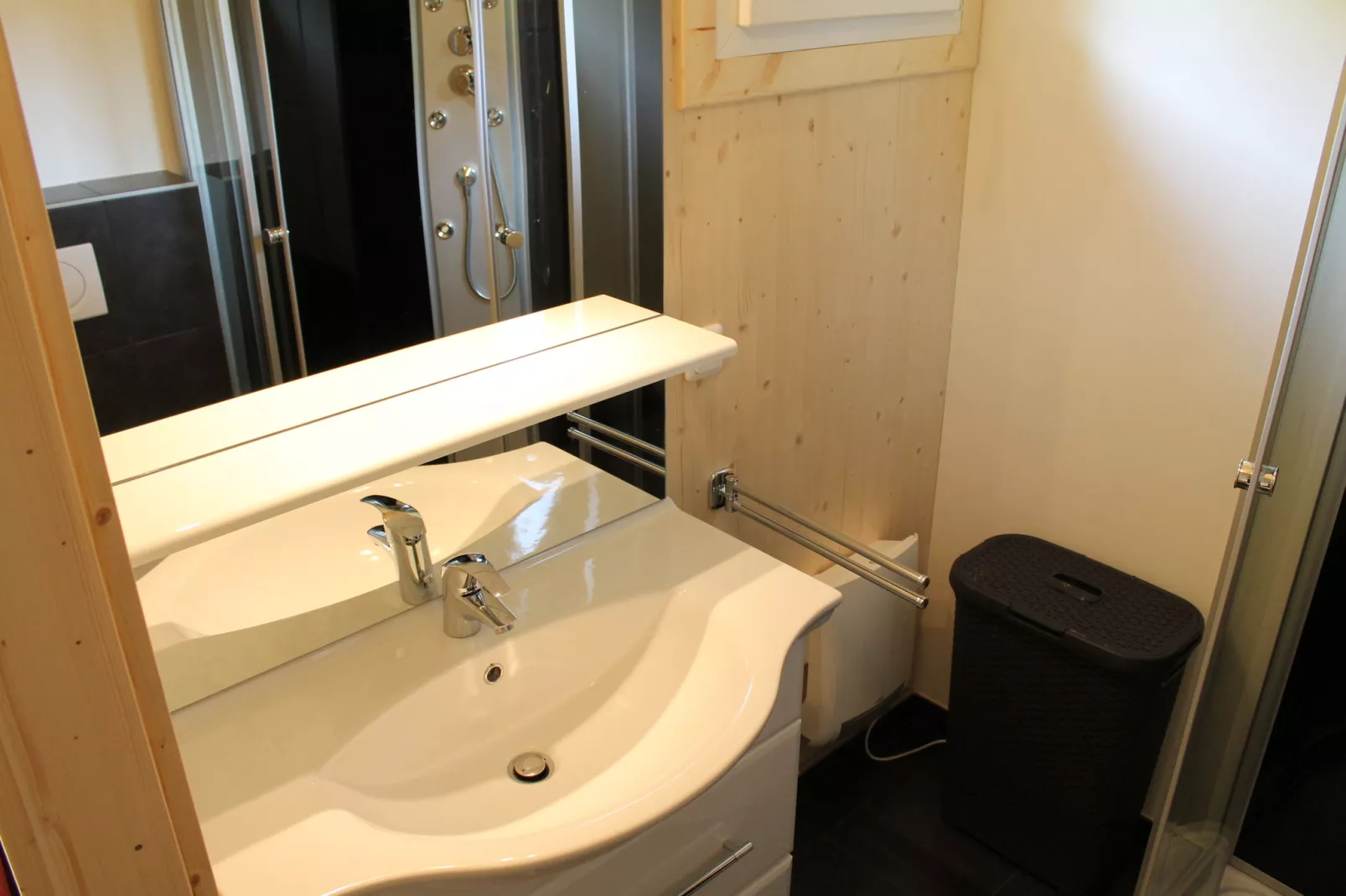 Chalet Almdorf 24-Badkamer
