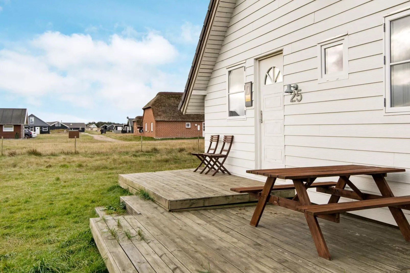 Verfrissend vakantiehuis in Harboøre dicht bij de zee-Buitenlucht