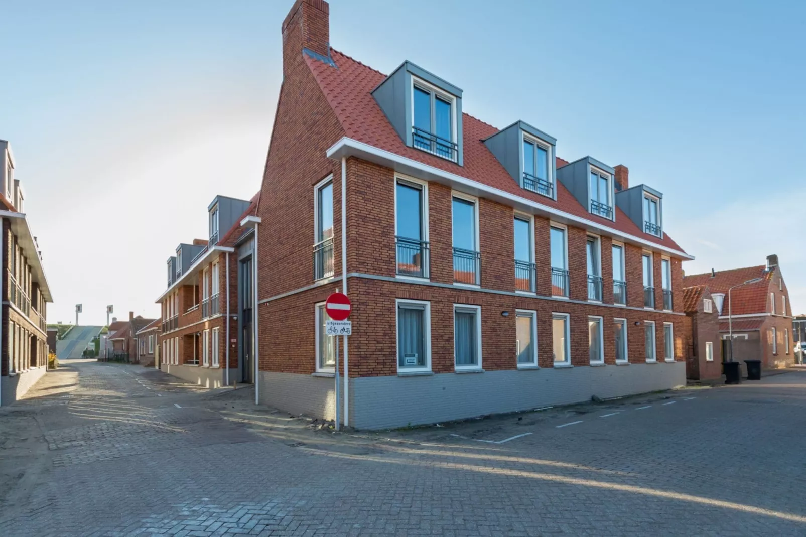 Aparthotel Zoutelande - 5 pers luxe appartement-Buitenkant zomer
